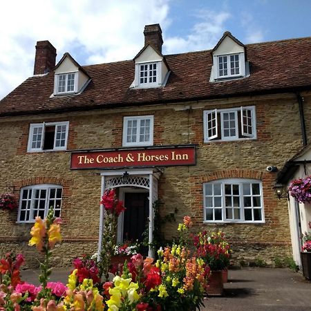 The Coach & Horses Inn Chislehampton Buitenkant foto