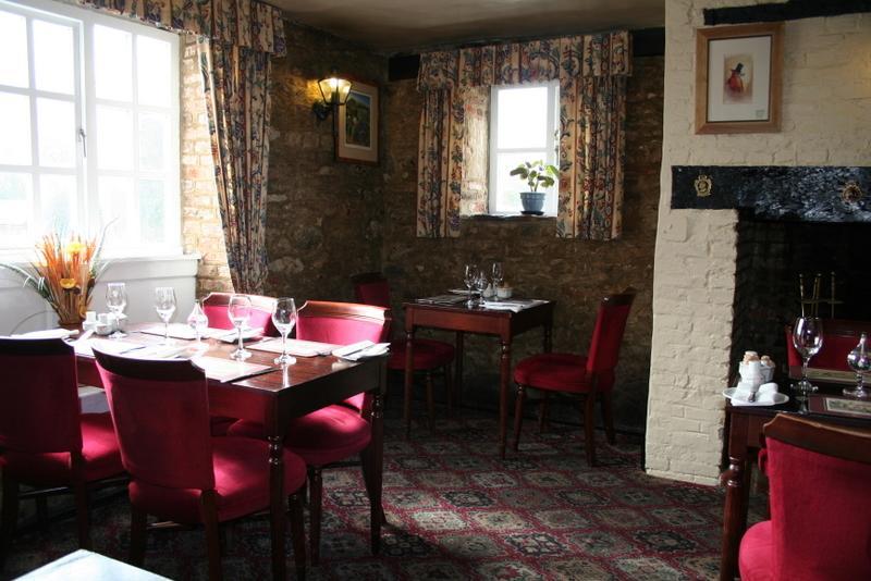 The Coach & Horses Inn Chislehampton Buitenkant foto