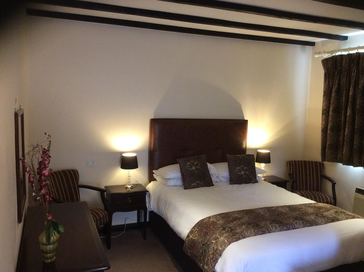 The Coach & Horses Inn Chislehampton Buitenkant foto