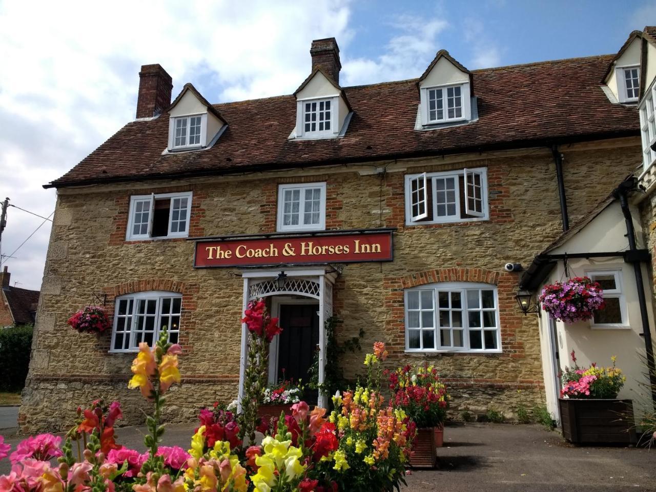 The Coach & Horses Inn Chislehampton Buitenkant foto